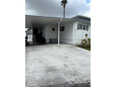 THIS IS A GREAT HOME IN A 55+ COMMUNITY. (ONE PERSON HAS TO BE - photo 1