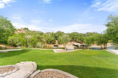WATERFRONT ,LUXURIOUS HOME ! Build in 2011, 4 bedrooms 3 baths - photo 6