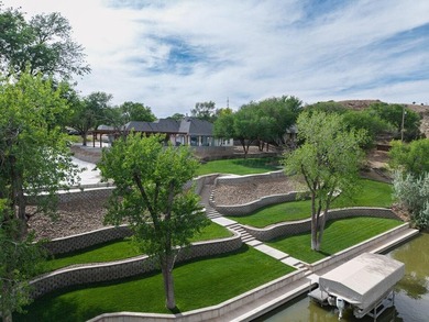 WATERFRONT ,LUXURIOUS HOME ! Build in 2011, 4 bedrooms 3 baths - photo 7