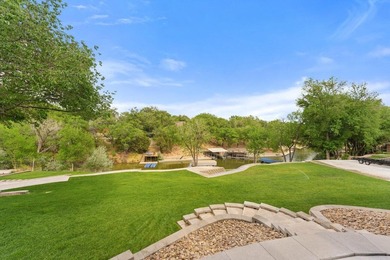 WATERFRONT ,LUXURIOUS HOME ! Build in 2011, 4 bedrooms 3 baths - photo 9