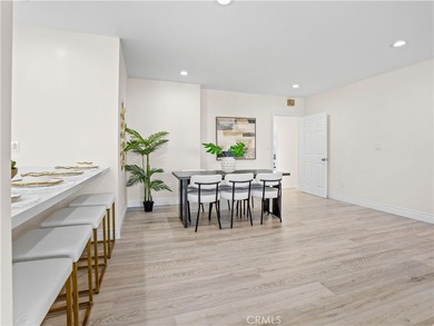 Welcome to your light-filled retreat in one of Long Beach's most - photo 9