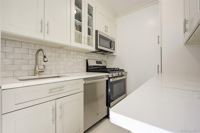 Welcome to this stunning Top-Floor 2-Bedroom, 2-Bath in an - photo 16