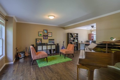 Beautiful home in excellent condition ready for new owners! - photo 3