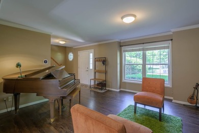 Beautiful home in excellent condition ready for new owners! - photo 5