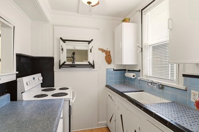 Rare investment opportunity in the highly desirable Davis Shores - photo 8