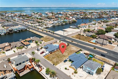 Explore the interior lot on Padre Island, offering a unique - photo 1