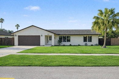 Lake Wellington Home For Sale in Wellington Florida