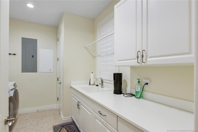Gorgeous 2 BR, 2 BA condo boasts sophistication and luxury - photo 20