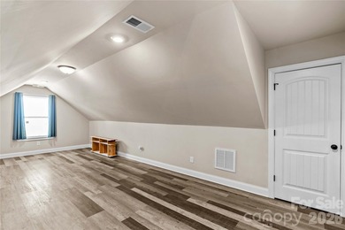 Built in 2020, this thoughtfully designed home combines modern - photo 21