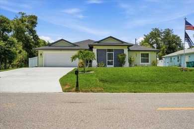 Beautifully maintained 3/2 home offers a blend of modern comfort - photo 3