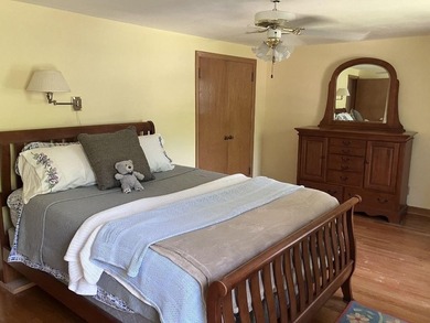 Spacious 4BR/3BA home in Quake Heights with 2,520 sq. ft. in - photo 12