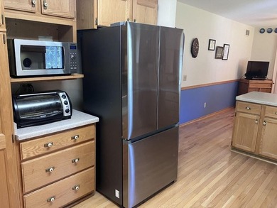 Spacious 4BR/3BA home in Quake Heights with 2,520 sq. ft. in - photo 16