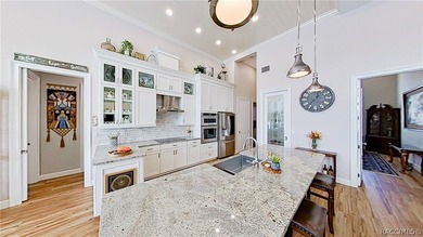 Welcome to waterfront living on one of Crystal River's most - photo 18