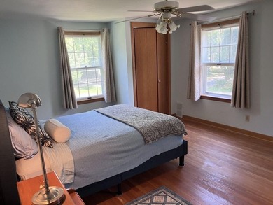Spacious 4BR/3BA home in Quake Heights with 2,520 sq. ft. in - photo 23