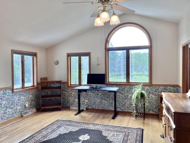 Spacious 4BR/3BA home in Quake Heights with 2,520 sq. ft. in - photo 32
