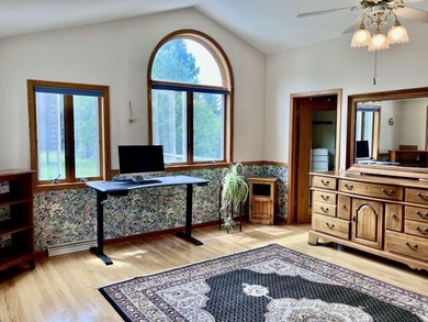 Spacious 4BR/3BA home in Quake Heights with 2,520 sq. ft. in - photo 33