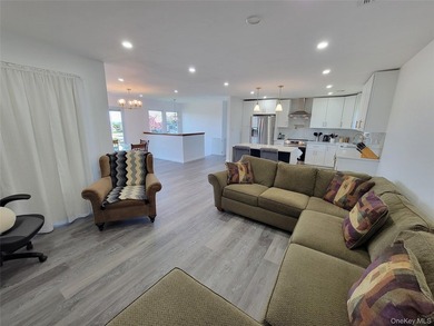 Deeded Beach and Dock Rights. Exceptional opportunity in one of - photo 12