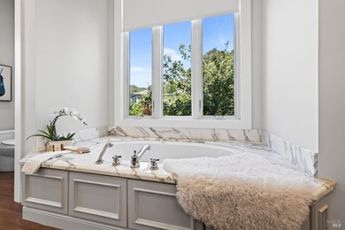 Welcome to an exceptional Napa Valley retreat, ideally situated - photo 22