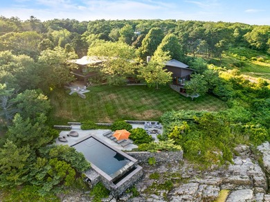 Welcome to Sea Haven, a breathtaking oceanfront estate where - photo 3