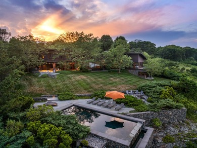 Welcome to Sea Haven, a breathtaking oceanfront estate where - photo 9