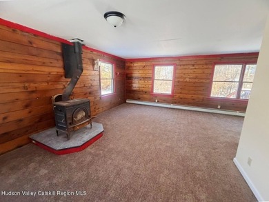 Tucked away on a wooded lot in Sleepy Hollow Lake Community - photo 4