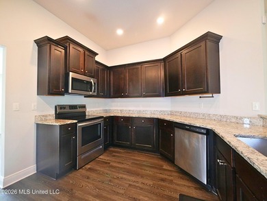 This beautifully maintained all-brick home, built just six years - photo 11
