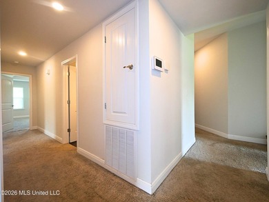 This beautifully maintained all-brick home, built just six years - photo 17