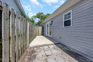 Nestled in the desirable Sunset Park area, this charming and - photo 22