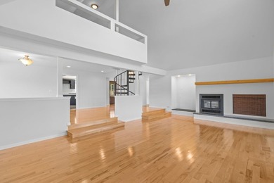 RECENTLY UPDATED WELL! This spacious home offers a comfortable - photo 4