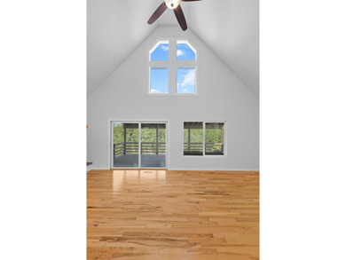 RECENTLY UPDATED WELL! This spacious home offers a comfortable - photo 5