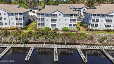 Turn-key 2BR/2BA end unit condo with stunning Intracoastal - photo 2