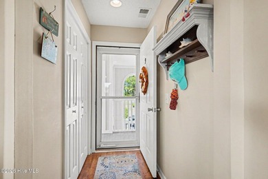 Turn-key 2BR/2BA end unit condo with stunning Intracoastal - photo 8