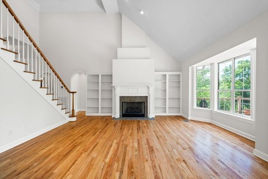 Beautiful, spacious home offering comfort, flexibility and - photo 12