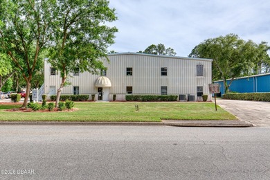 This offering consists of two adjacent warehouse buildings, each - photo 14