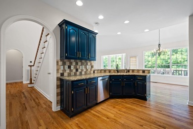 Beautiful, spacious home offering comfort, flexibility and - photo 15