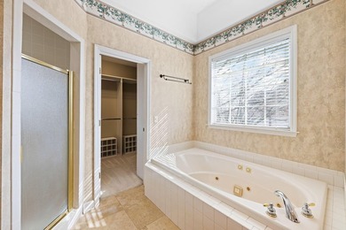 Beautiful, spacious home offering comfort, flexibility and - photo 28