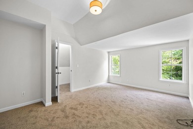 Beautiful, spacious home offering comfort, flexibility and - photo 29