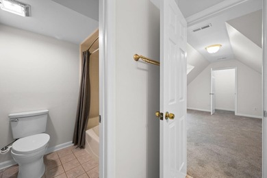 Beautiful, spacious home offering comfort, flexibility and - photo 32