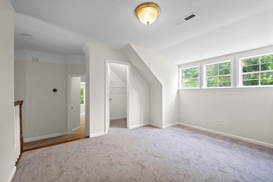 Beautiful, spacious home offering comfort, flexibility and - photo 37