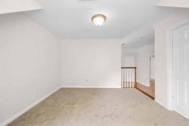 Beautiful, spacious home offering comfort, flexibility and - photo 38