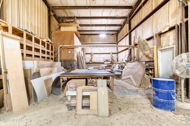 This offering consists of two adjacent warehouse buildings, each - photo 45