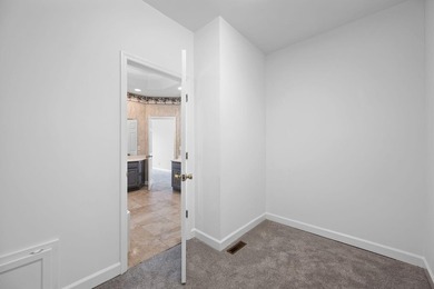 Beautiful, spacious home offering comfort, flexibility and - photo 46
