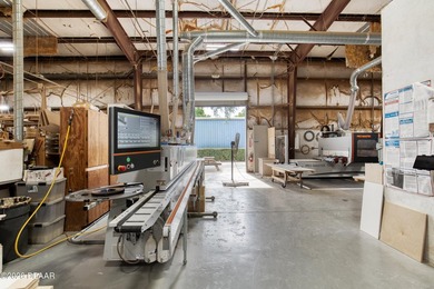 This offering consists of two adjacent warehouse buildings, each - photo 47