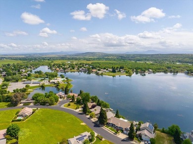 Beautiful Lakefront Living with 150 Feet of Waterfront and Views - photo 5