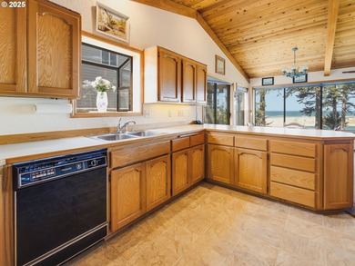 Breathtaking panoramic views of the Pacific Ocean, Alsea Bay - photo 10