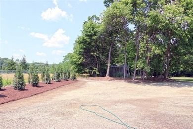 Recently completed new quality built and designed colonial home - photo 20