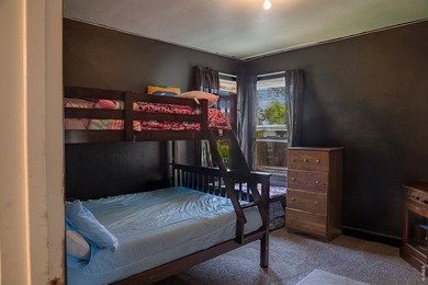 Great starter home or investment opportunity with tons of - photo 6