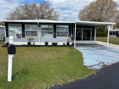 Lake Dell Home For Sale in Dundee Florida