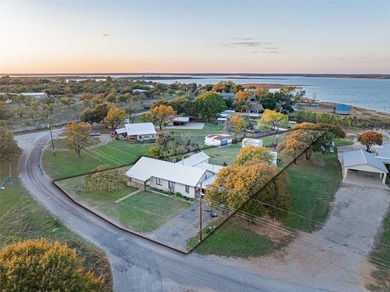 Waterfront Lake Home Move-In Ready! Enjoy the rare opportunity - photo 12