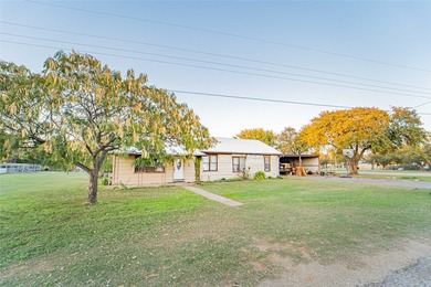 Waterfront Lake Home Move-In Ready! Enjoy the rare opportunity - photo 13